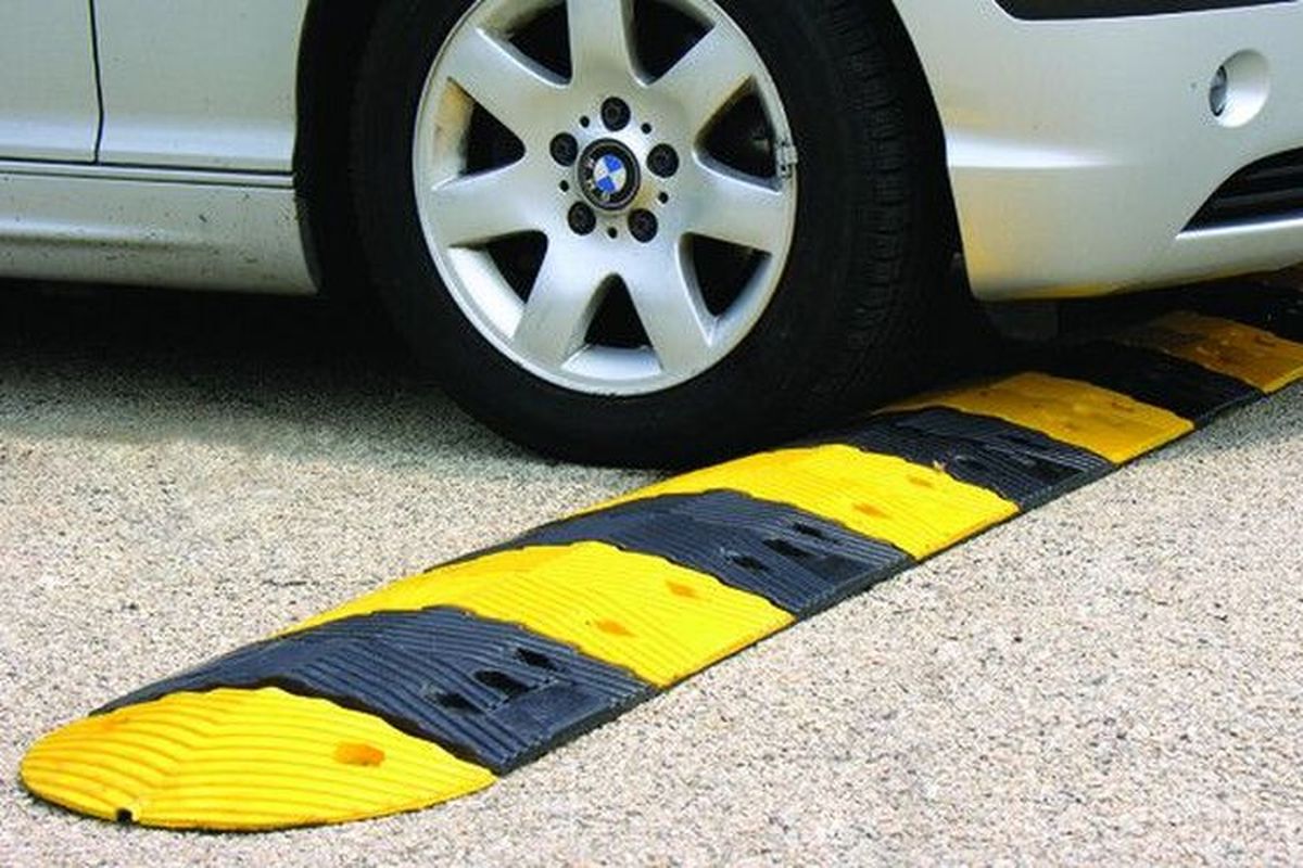 Aturan Lengkap Bikin Polisi Tidur: Aman & Sesuai Standar