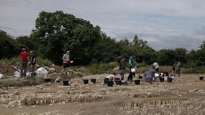 Rahasia_Makam_Kuno_Cardiff_Misteri_Terkubur_Dekat_Bandara