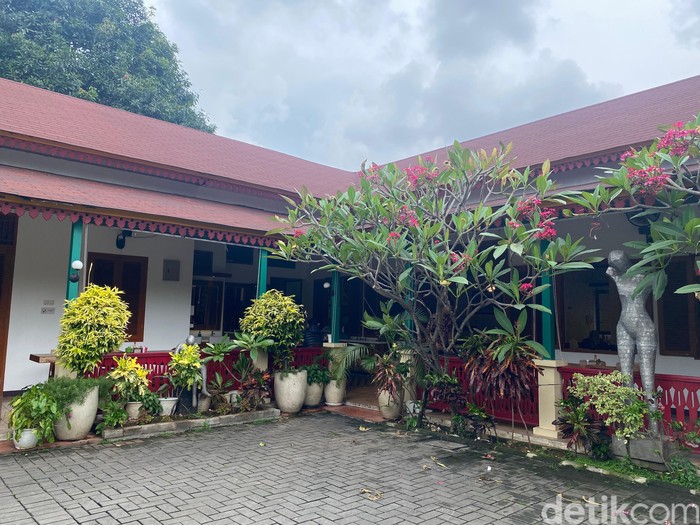 Rasakan_Kehangatan_Keluarga_Nikmati_Soto_Betawi_Merah_Legendaris