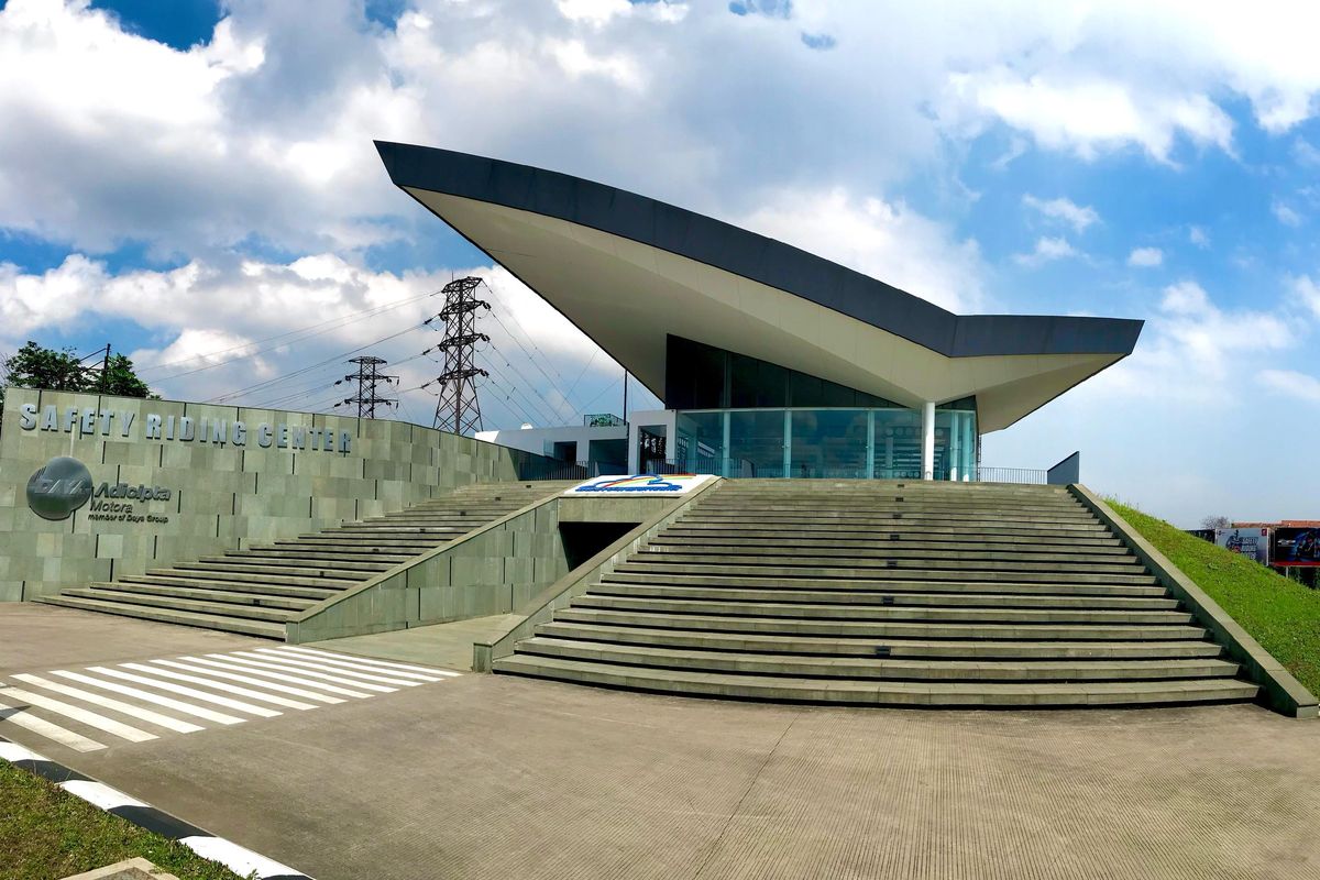 Safety Riding Honda Jawa Barat: Fasilitas Terlengkap & Tercanggih