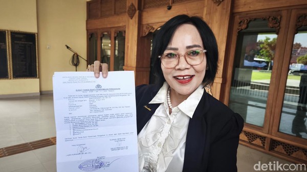 Polisi Buru Penggugat Ijazah Jokowi: Tuduhan Ujaran Kebencian? Polisi Buru Penggugat Ijazah Jokowi: Tuduhan Ujaran Kebencian?