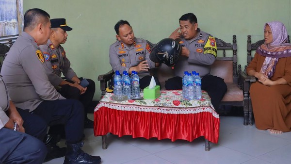 Polisi Medan Hilang Penglihatan, Korban Lemparan Batu Tawuran Polisi Medan Hilang Penglihatan, Korban Lemparan Batu Tawuran